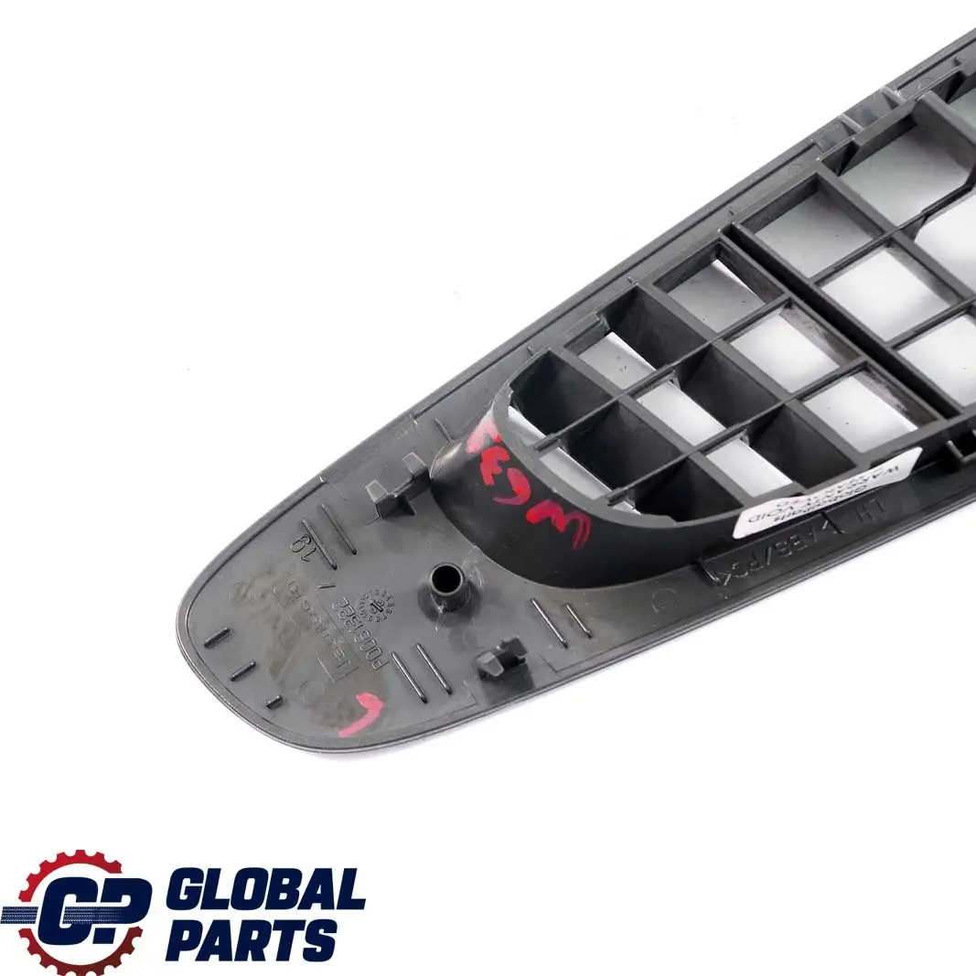  Mercedes-Benz Vito W639 tableau de bord gauche grille d'aeration - SKU A6398310060 - Numéro de pièce A6398310060
