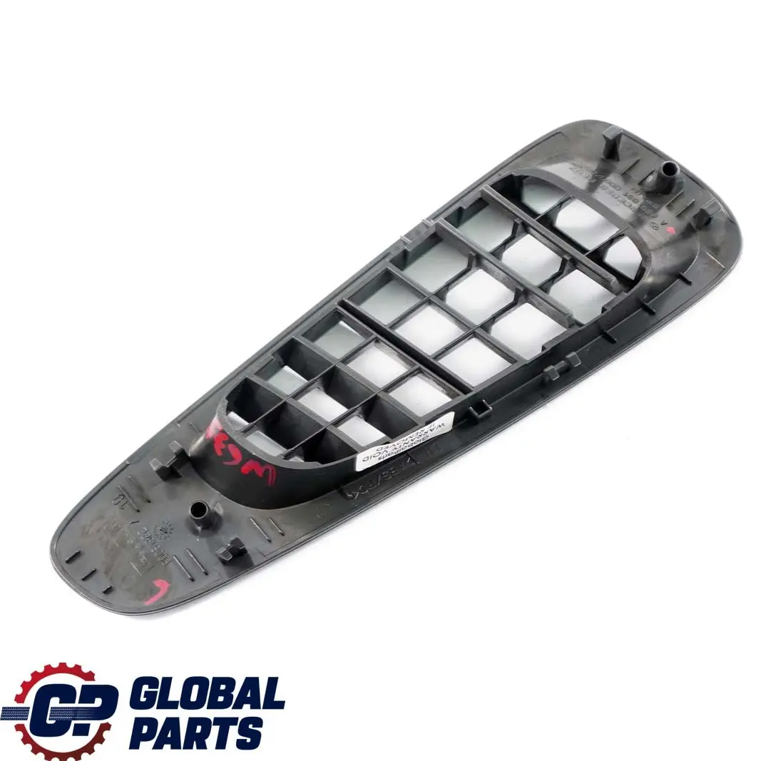  Mercedes-Benz Vito W639 tableau de bord gauche grille d'aeration - SKU A6398310060 - Numéro de pièce A6398310060