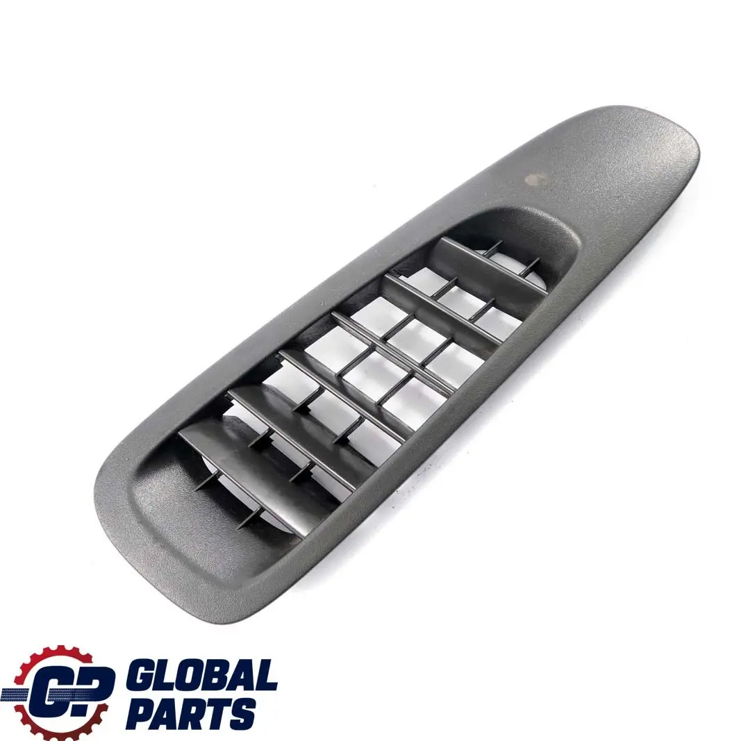 Tableau de bord, grille d'aeration droite pour Mercedes Vito W639 à propos du numéro de pièce A6398310160 Mercedes Vito W639 Tableau de bord, grille d'aeration droite - SKU A6398310160 - Numéro de pièce A6398310160