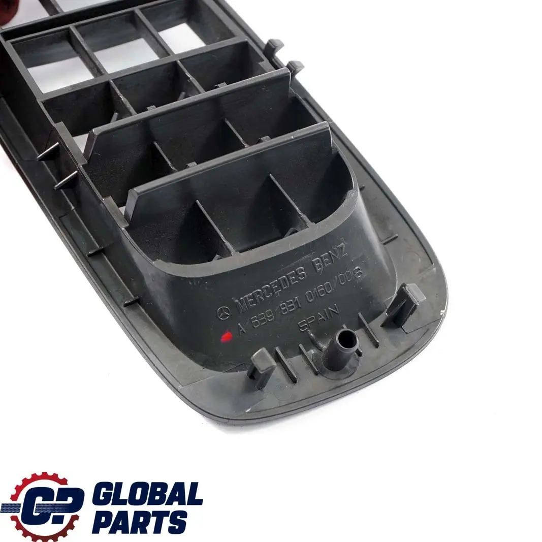 Salpicadero Derecho Rejilla Rejilla Ventilacion para Mercedes Vito W639 con número de pieza A6398310160 Mercedes Vito W639 Salpicadero Derecho Rejilla Rejilla Ventilacion - SKU A6398310160 - Número de pieza A6398310160