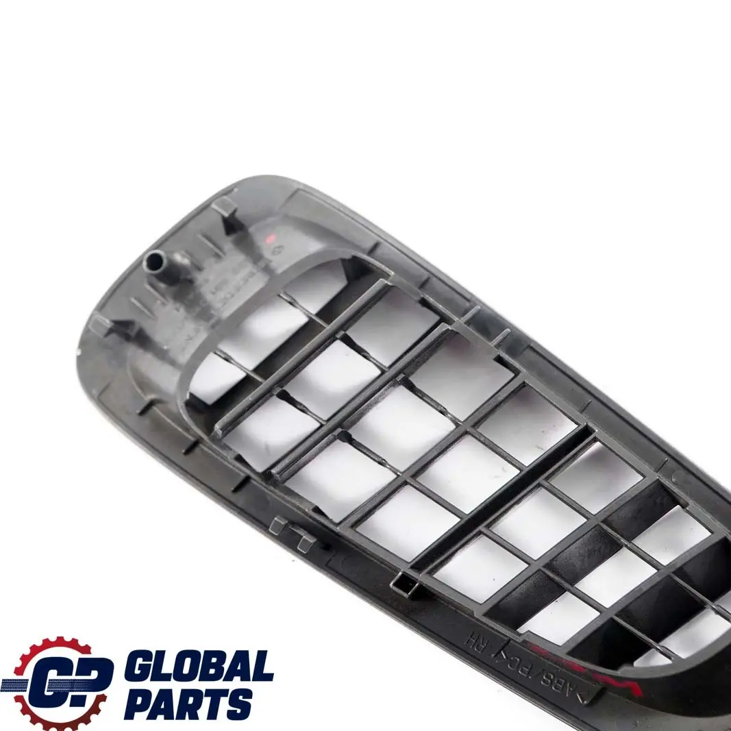 Tableau de bord, grille d'aeration droite pour Mercedes Vito W639 à propos du numéro de pièce A6398310160 Mercedes Vito W639 Tableau de bord, grille d'aeration droite - SKU A6398310160 - Numéro de pièce A6398310160