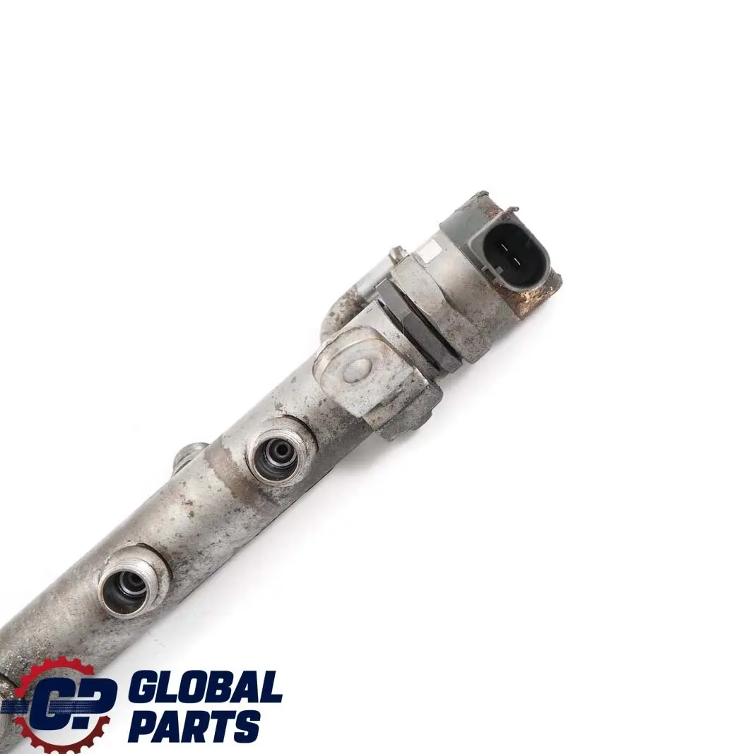 Mercedes W164 W204 W211 OM642 Ligne rail pression d'injecteur carburant gauche - SKU A6420700495 - Numéro de pièce A6420700495