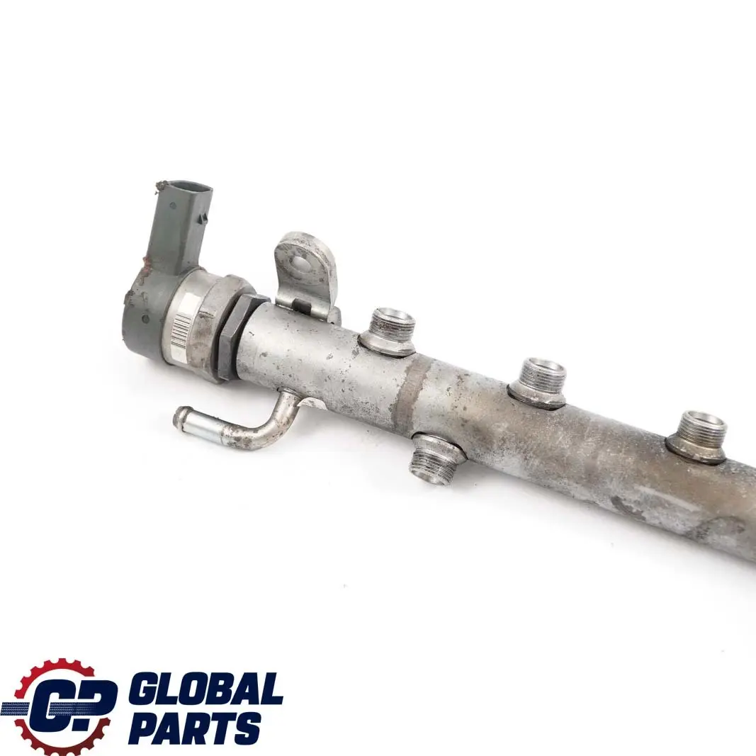 Mercedes W164 W204 W211 OM642 Ligne rail pression d'injecteur carburant gauche - SKU A6420700495 - Numéro de pièce A6420700495