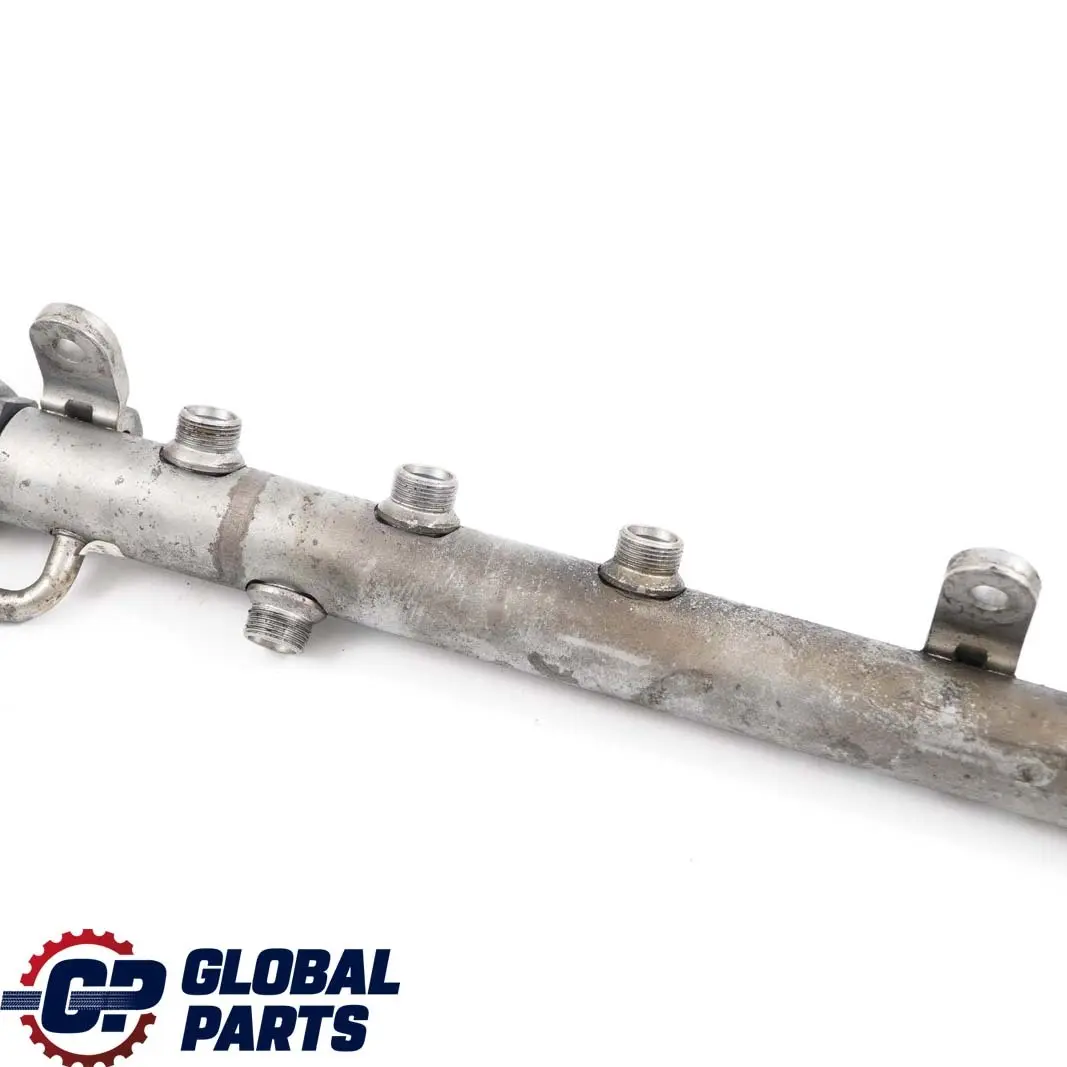 OM642 Left Fuel Injector Pressure Rail Line to Mercedes W164 W204 W211 with Part number A6420700495 Mercedes W164 W204 W211 OM642 Left Fuel Injector Pressure Rail Line - SKU A6420700495 - Part number A6420700495