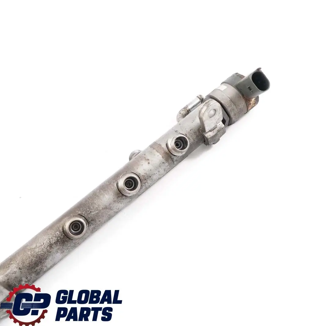 Mercedes W164 W204 W211 OM642 Ligne rail pression d'injecteur carburant gauche - SKU A6420700495 - Numéro de pièce A6420700495