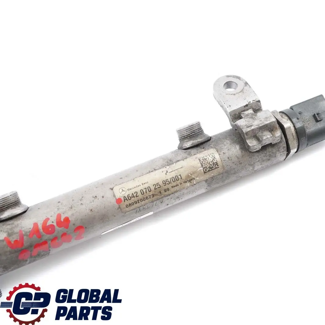 OM642 Linea Guida Pressione Iniettore Carburante Destro per Mercedes W164 W204 W211 con numero di parte A6420702595 Mercedes W164 W204 W211 OM642 Linea Guida Pressione Iniettore Carburante Destro - SKU A6420702595 - Numero di parte A6420702595
