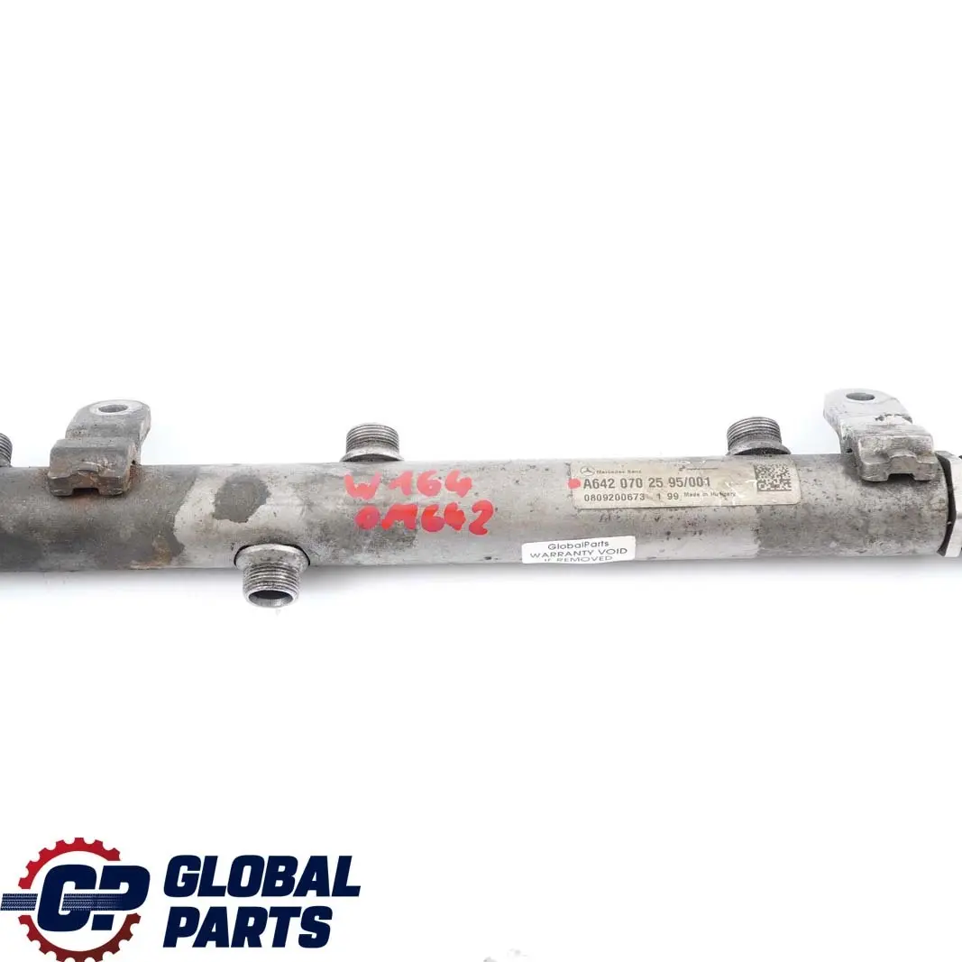 OM642 Inyector Combustible Derecha Presión Rail Line para Mercedes W164 W204 W211 con número de pieza A6420702595 Mercedes W164 W204 W211 OM642 Inyector Combustible Derecha Presión Rail Line - SKU A6420702595 - Número de pieza A6420702595
