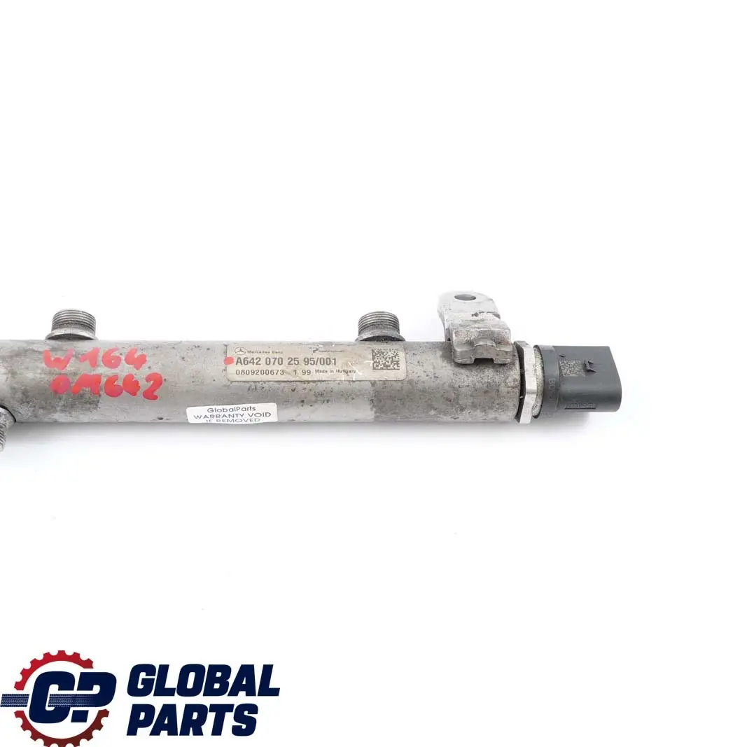 Mercedes W164 W204 W211 OM642 Linea Guida Pressione Iniettore Carburante Destro - SKU A6420702595 - Numero di parte A6420702595