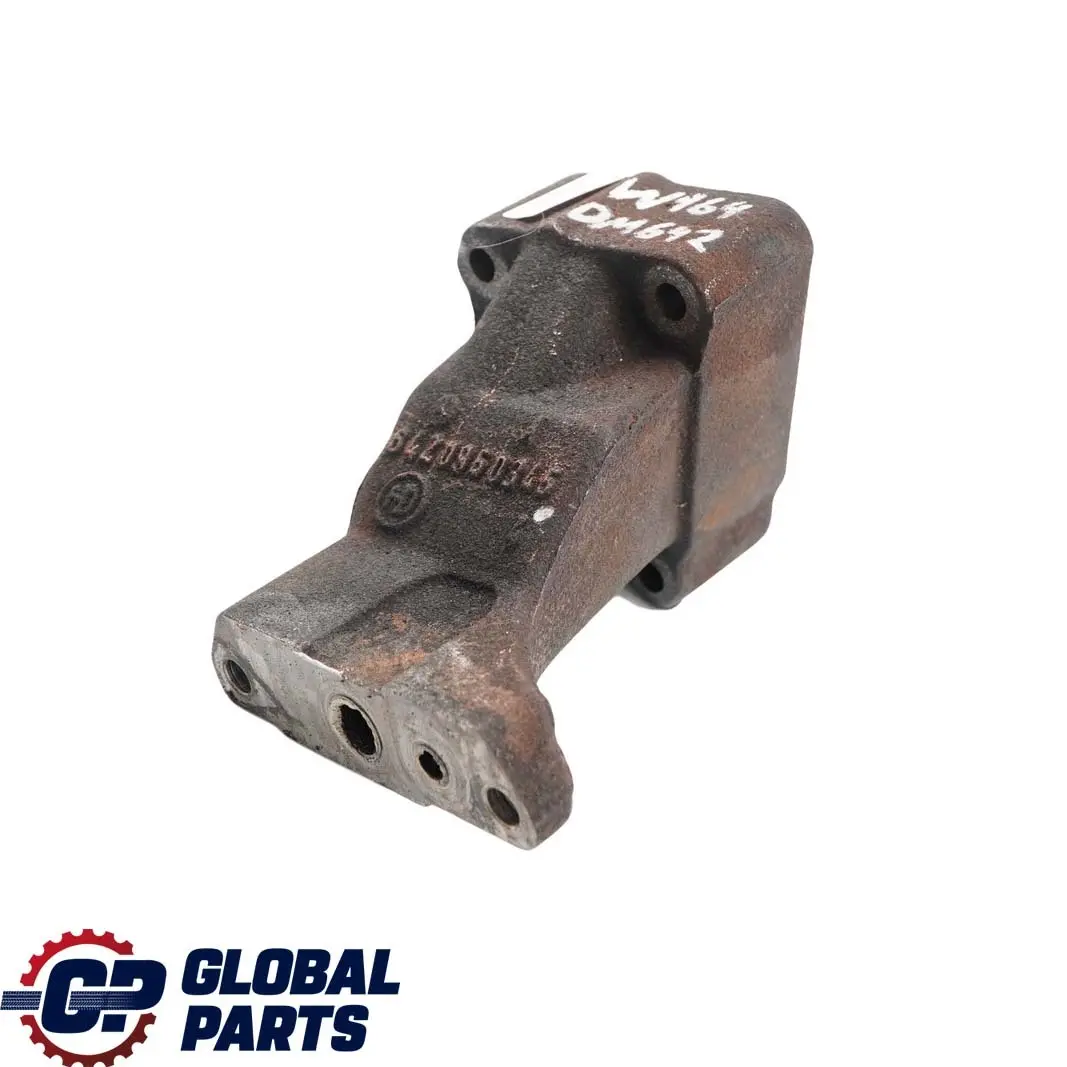 OM642 Supporto Staffa Turbocompressore per Mercedes W164 con numero di parte A6420960345 Mercedes W164 OM642 Supporto Staffa Turbocompressore - SKU A6420960345 - Numero di parte A6420960345