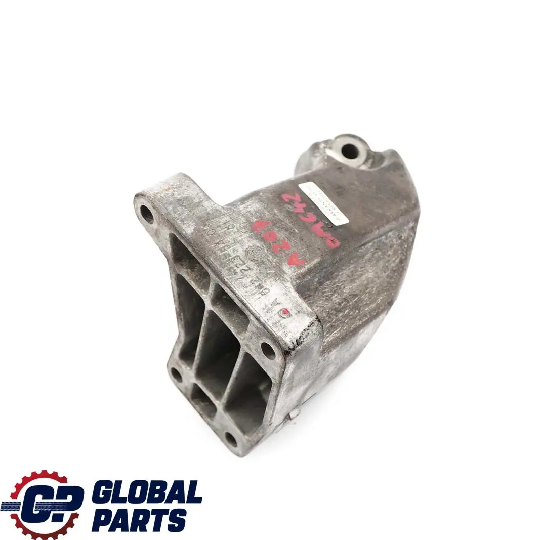  Mercedes-Benz W207 A207 W212 OM642 Roulement Moteur Support a Gauche - SKU A6422235404 - Numéro de pièce A6422235404