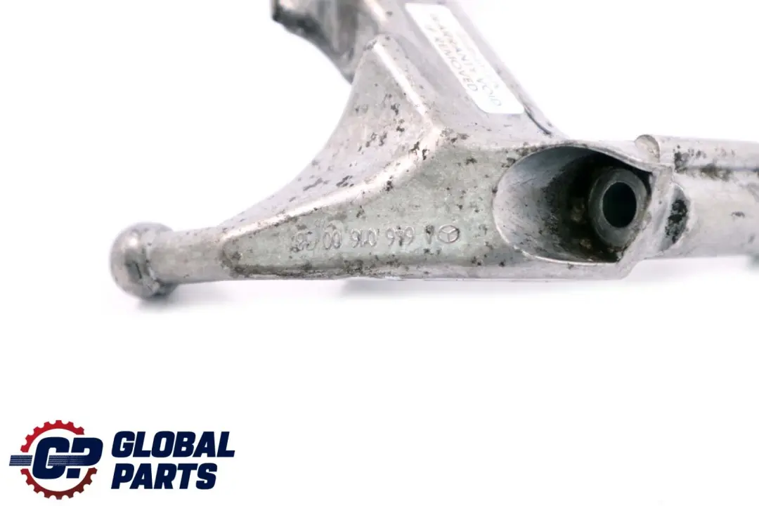 Benz C W203 OM646 Motor Diesel Bomba De Vacio Soporte para Mercedes con número de pieza A6460160038 Mercedes Benz C W203 OM646 Motor Diesel Bomba De Vacio Soporte - SKU A6460160038 - Número de pieza A6460160038