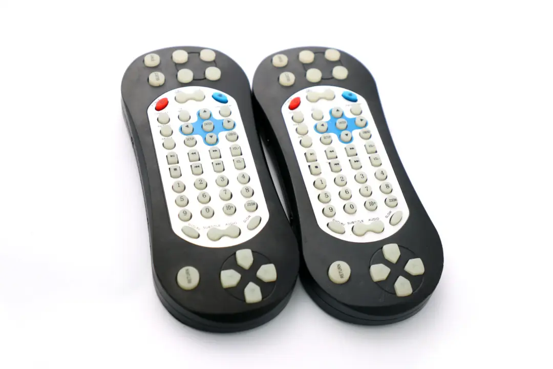 BMW Universal Leather Headrest 8,5" Screens DVD USB Interface - SKU BMW Universal Leather Headrest 85 Screen - Part number Does Not Apply