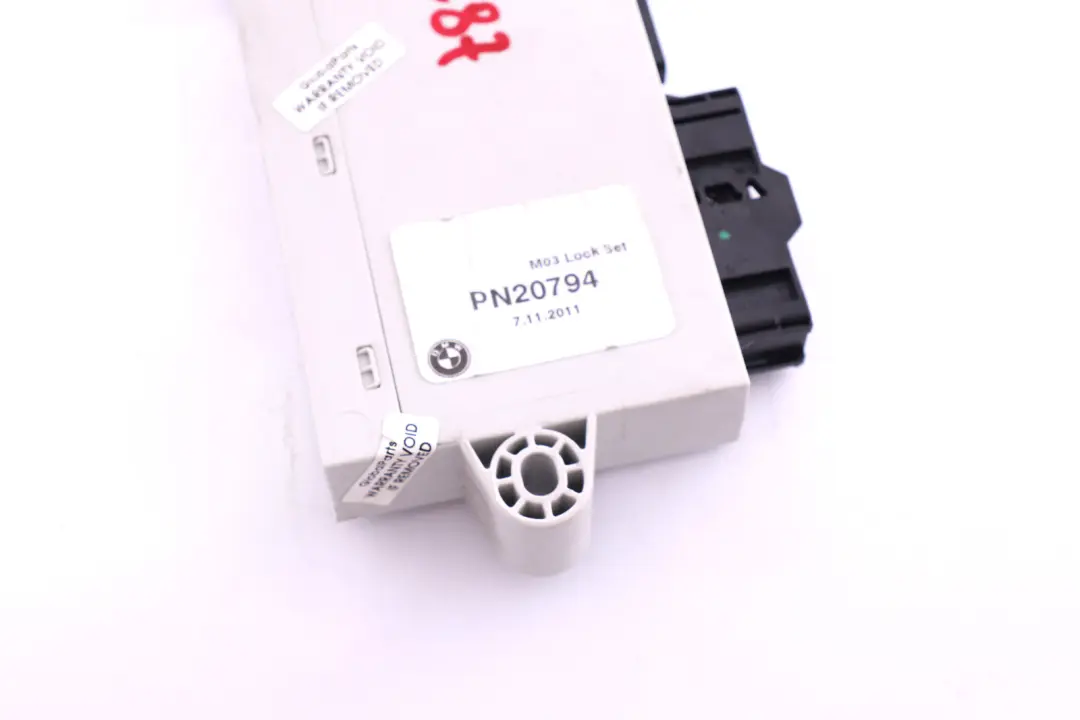 ECU Key Reading Module Control Unit CAS 2 6943767 to BMW 1 Series E87 with Part number 6943759 BMW 1 Series E87 ECU Key Reading Module Control Unit CAS 2 6943767 - SKU c-6943767 - Part number 6943759