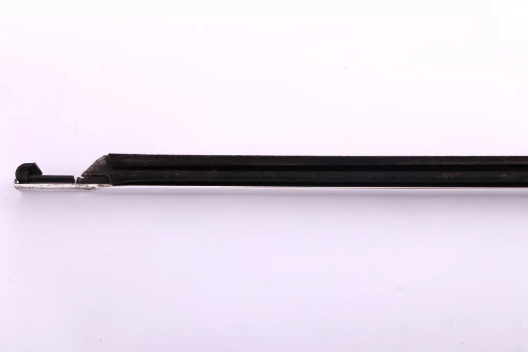 Chrom Weatherstrip Strip Door Rear Right O/S to BMW 3 Series E91 E91N with Part number 7140734 BMW 3 Series E91 E91N Chrom Weatherstrip Strip Door Rear Right O/S - SKU c-7140734 - Part number 7140734