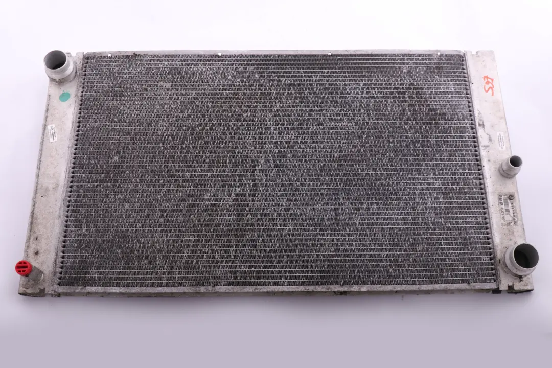 Chłodnica Wody do BMW E60 E61 LCI E65 o numerze 7795138 BMW E60 E61 LCI E65 Chłodnica Wody - SKU 7795138-1 - Numer Części 7795138