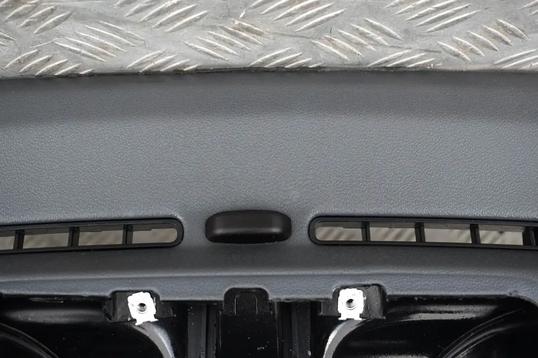 Trim Panel Dashboard Dash Alaska Grau Grey to BMW 1 SERIES E87 with Part number 9190057 BMW 1 SERIES E87 Trim Panel Dashboard Dash Alaska Grau Grey - SKU rhd-9190057 - Part number 9190057