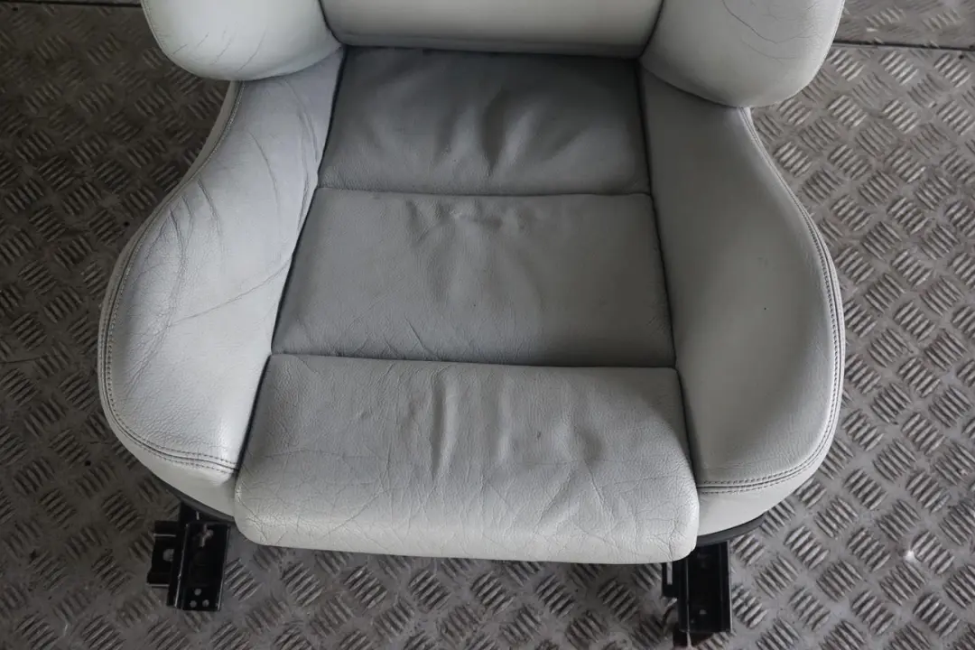 Leder Merino Silverstone Vorne Rechts Sportsitze Multifunktionssitz für BMW E60 M5 mit Teilenummer E60 M5 Silverstone Leather Sport Front Seats BMW E60 M5 Leder Merino Silverstone Vorne Rechts Sportsitze Multifunktionssitz - SKU E60 M5 Silverstone Leather Sport Front Seats - Teilenummer E60 M5 Silverstone Leather Sport Front Seats