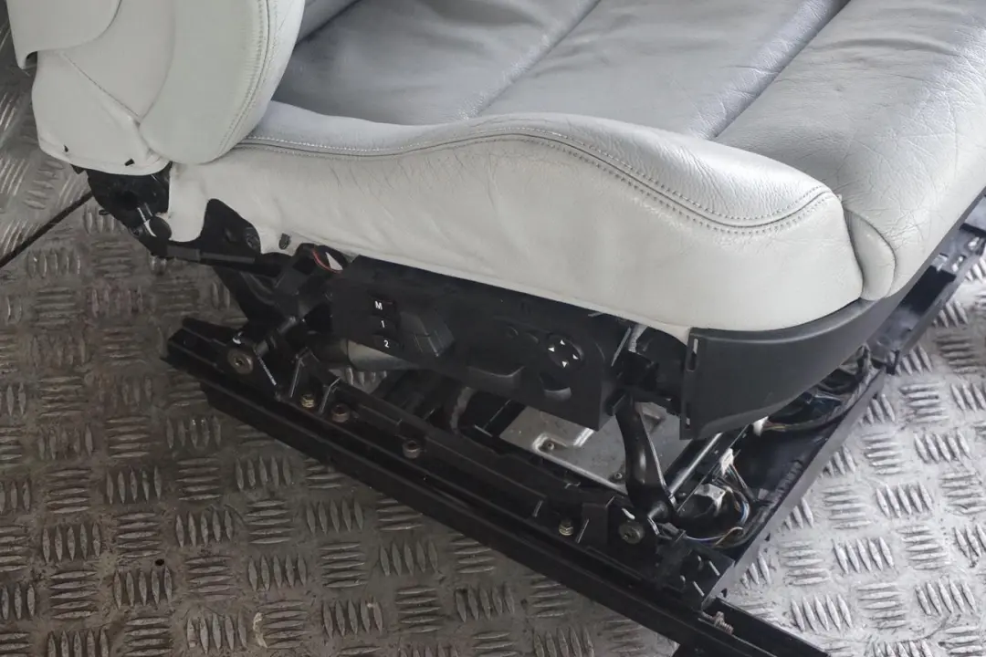 BMW E60 M5 Silverstone Leather Front Right O/S Sport Seats Multifunction - SKU E60 M5 Silverstone Leather Sport Front Seats - Part number E60 M5 Silverstone Leather Sport Front Seats