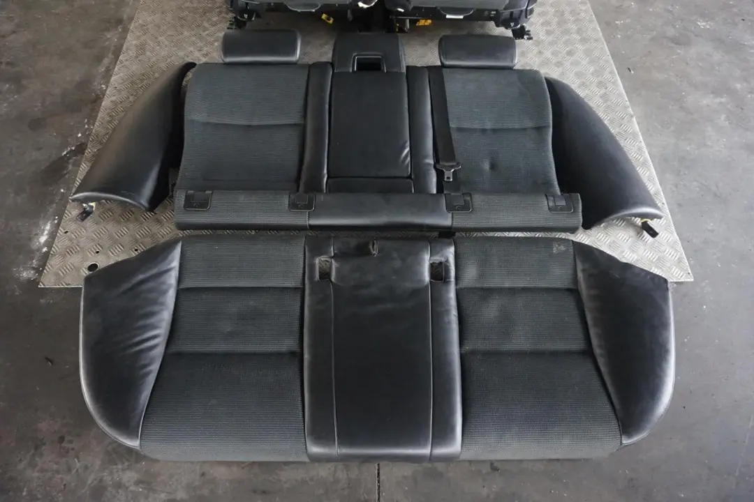 BMW Sport en Cuir Noir / Tissu Seance Innensitze Sans Panneau Portieres - SKU E61 LCI Sport Black Leather / Cloth Seats (GGAT) - Numéro de pièce E61 LCI