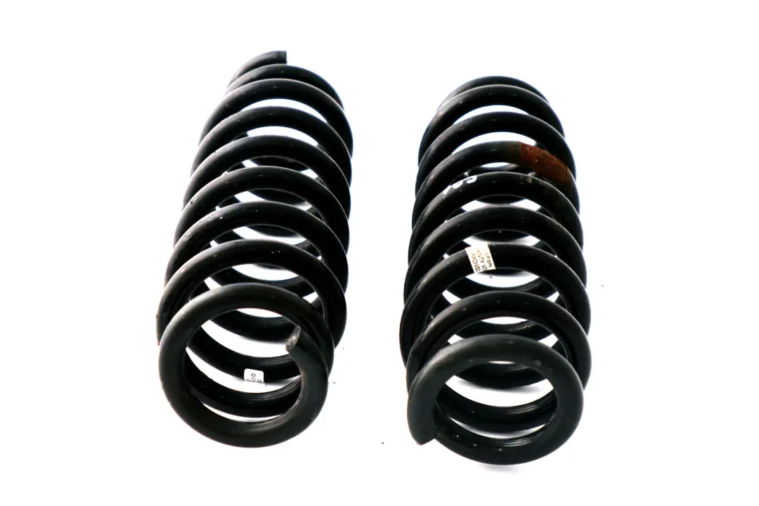 Posteriore Sinistra Destra Posteriore Molle Elicoidali Set per BMW E81 C1 con numero di parte Coil Spring Set BMW E81 C1 Posteriore Sinistra Destra Posteriore Molle Elicoidali Set - SKU E81 C1 Rear Coil Spring Set - Numero di parte Coil Spring Set
