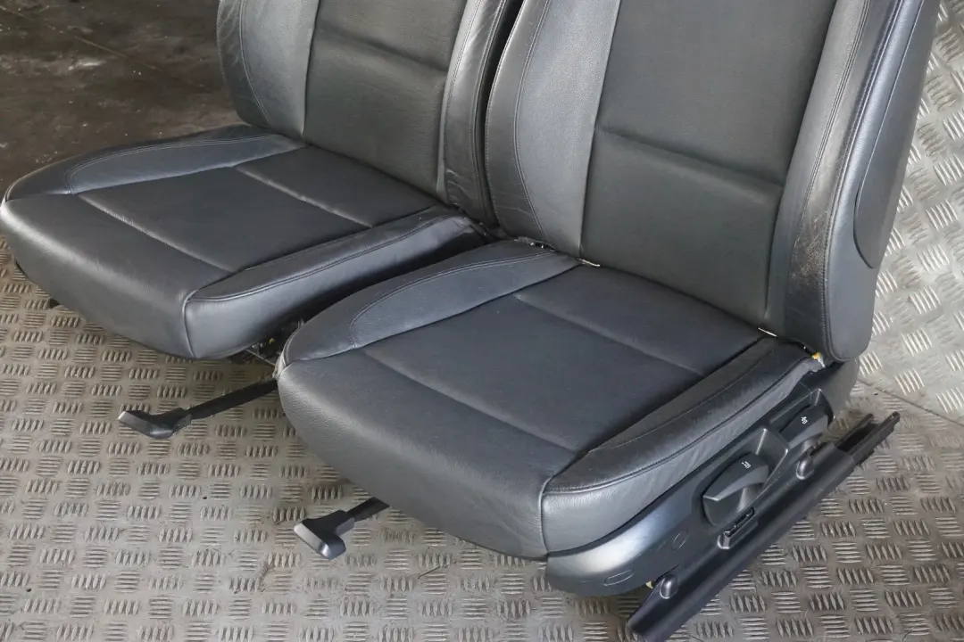*BMW 1 er Black Schwarz Leder Innensitze Sitze + Türverkleidung für mit Teilenummer E81 *BMW 1 er Black Schwarz Leder Innensitze Sitze + Türverkleidung - SKU E81 Seats Black Leather - Teilenummer E81