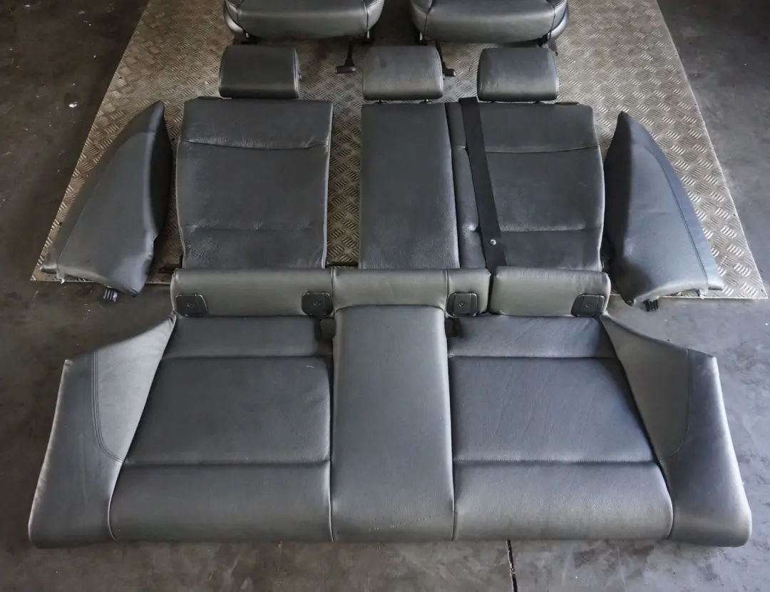  *BMW 1 er Black Schwarz Leder Innensitze Sitze + Türverkleidung - SKU E81 Seats Black Leather - Teilenummer E81