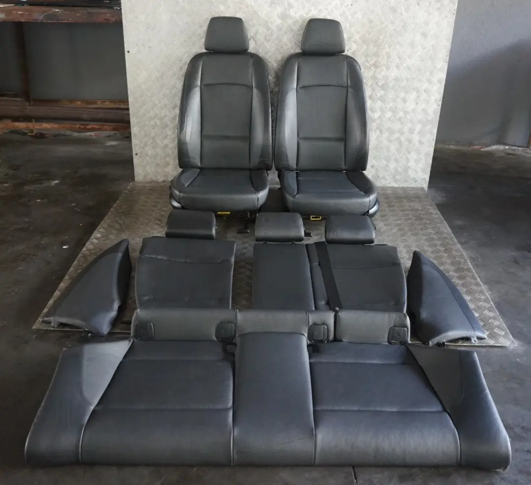  *BMW 1 er Black Schwarz Leder Innensitze Sitze + Türverkleidung - SKU E81 Seats Black Leather - Teilenummer E81