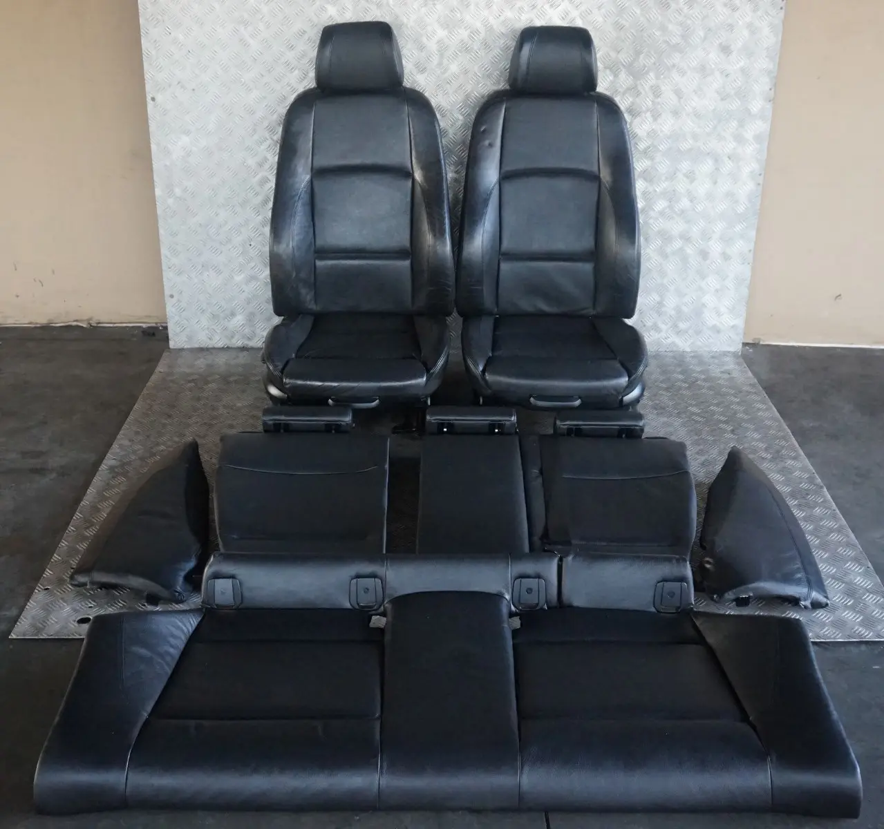 *BMW 1 er E81 M Sport Black Schwarz Leder Innensitze Sitze + Türverkleidung
