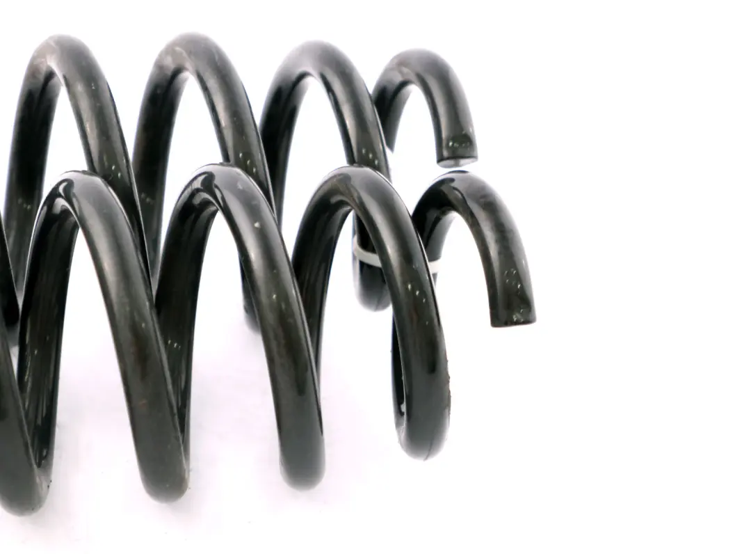 Schraubenfeder C0 hinten links rechts für BMW 1 er E87 E87N LCI mit Teilenummer E87 C0 BMW 1 er E87 E87N LCI Schraubenfeder C0 hinten links rechts - SKU E87-C0 - Teilenummer E87 C0