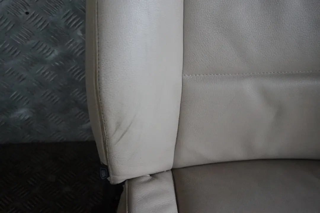 Oyster Leder Innensitze Sitze ohne Türverkleidung für BMW 3 er LCI mit Teilenummer E90 BMW 3 er LCI Oyster Leder Innensitze Sitze ohne Türverkleidung - SKU E90 LCI Seats Oyster Leather - Teilenummer E90