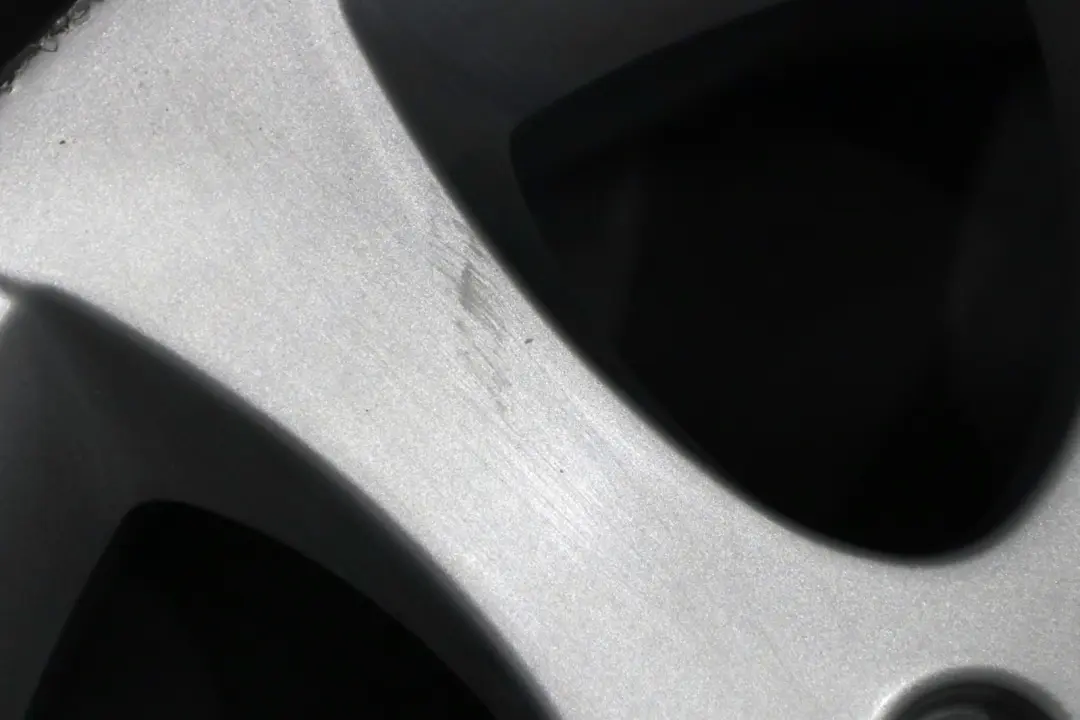 Silber Komplett Set 4x Felgen Alufelge für BMW 3 er E90 E91 E92 E93 mit Teilenummer 17" 8J VIA BMW 3 er E90 E91 E92 E93 Silber Komplett Set 4x Felgen Alufelge - SKU E90 SET 17 8J VIA - Teilenummer 17" 8J VIA