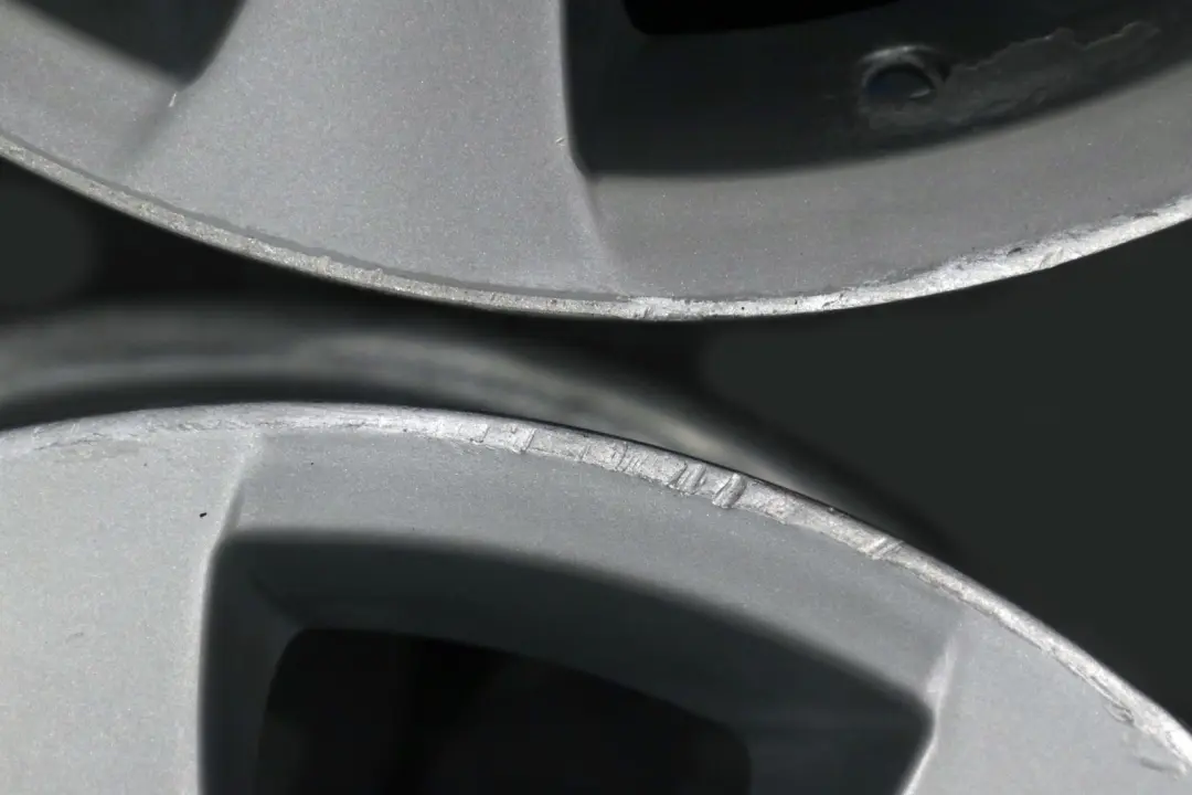 Silber Komplett Set 4x Felgen Alufelge für BMW 3 er E90 E91 E92 E93 mit Teilenummer 17" 8J VIA BMW 3 er E90 E91 E92 E93 Silber Komplett Set 4x Felgen Alufelge - SKU E90 SET 17 8J VIA - Teilenummer 17" 8J VIA