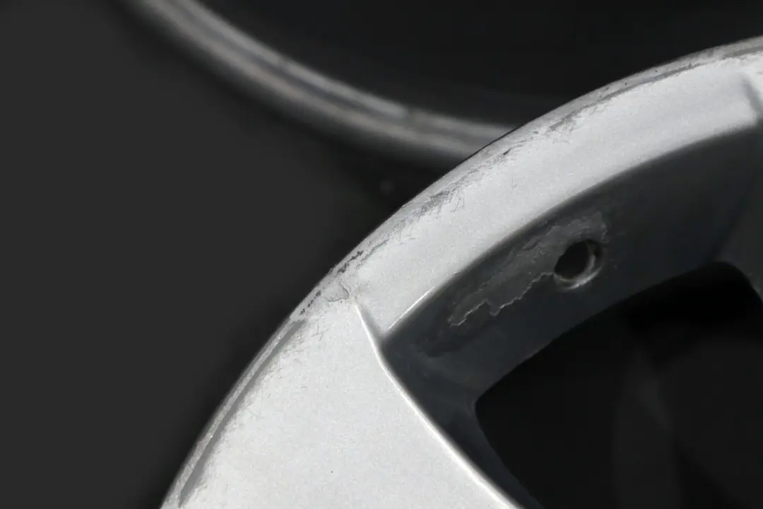 Silber Komplett Set 4x Felgen Alufelge für BMW 3 er E90 E91 E92 E93 mit Teilenummer 17" 8J VIA BMW 3 er E90 E91 E92 E93 Silber Komplett Set 4x Felgen Alufelge - SKU E90 SET 17 8J VIA - Teilenummer 17" 8J VIA