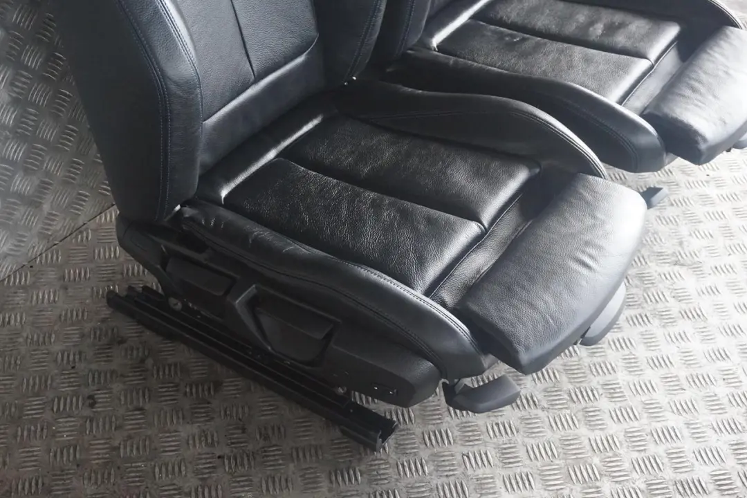 Nero pelle Sedili Sportivi + Pannello Porta per BMW M Sport con numero di parte F20 LCI BMW M Sport Nero pelle Sedili Sportivi + Pannello Porta - SKU F20 LCI SPORT Black Leather Seats - Numero di parte F20 LCI