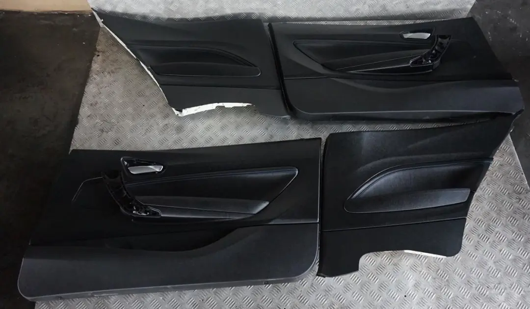 Schwarz Leder Sitze Sportsitze + Türverkleidung für BMW 1 er M Sport mit Teilenummer F21 LCI BMW 1 er M Sport Schwarz Leder Sitze Sportsitze + Türverkleidung - SKU F21 LCI SPORT Black Leather Seats - Teilenummer F21 LCI