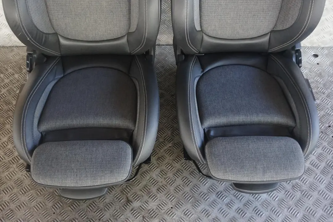 Sportsitze Sport Sitze Innenraum Stoff / Leder Schwarz für BMW Mini Cooper One mit Teilenummer F55 BMW Mini Cooper One Sportsitze Sport Sitze Innenraum Stoff / Leder Schwarz - SKU F55 Fabric / Leather Sport Seats (KDE1) - Teilenummer F55