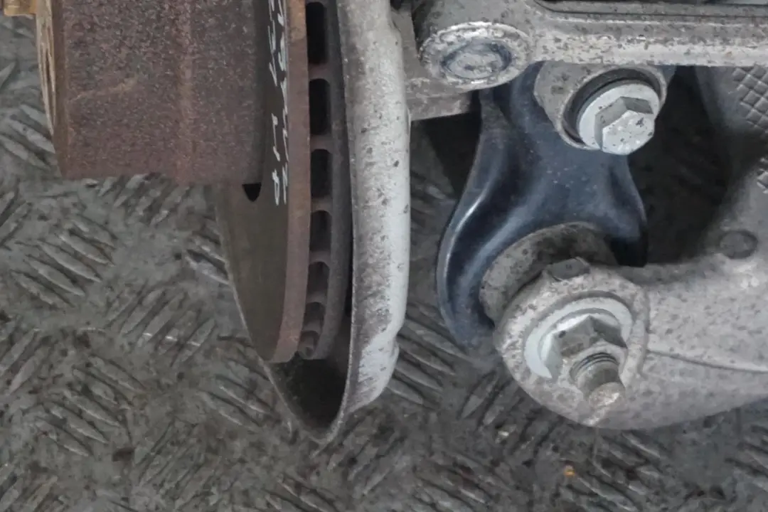 Break 530xd M57N2 231PS Kit Arbre de Sortie Pivotement Arriere Droite pour BMW E61 à propos du numéro de pièce 6770923 BMW E61 Break 530xd M57N2 231PS Kit Arbre de Sortie Pivotement Arriere Droite - SKU lhd-6770924-5 - Numéro de pièce 6770923