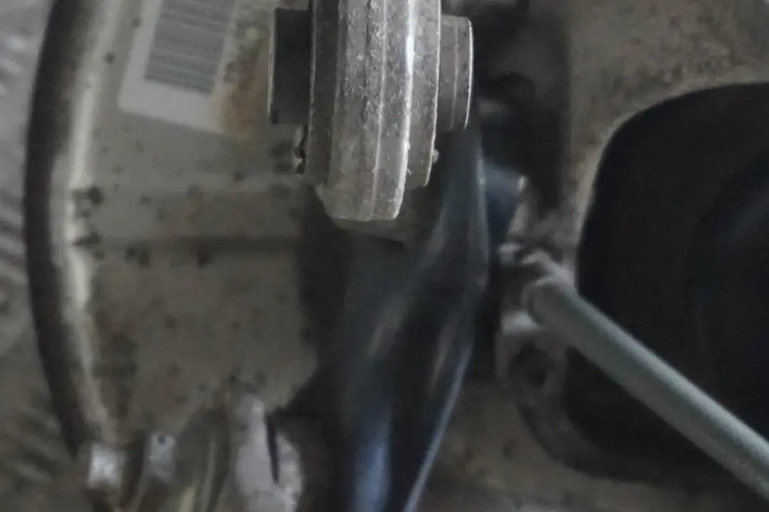 Break 530xd M57N2 231PS Kit Arbre de Sortie Pivotement Arriere Droite pour BMW E61 à propos du numéro de pièce 6770923 BMW E61 Break 530xd M57N2 231PS Kit Arbre de Sortie Pivotement Arriere Droite - SKU lhd-6770924-5 - Numéro de pièce 6770923