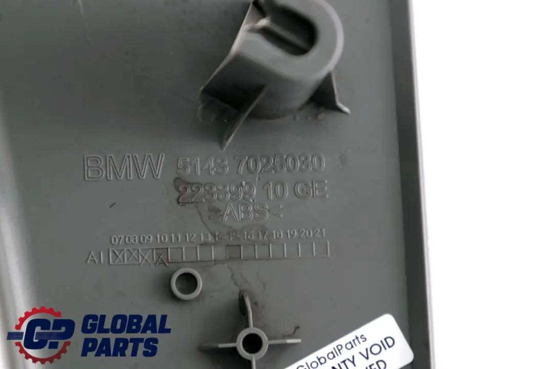 BMW E60 E61 Panneau D'habillage Latéral Avant Droit Leg Room Gris - SKU lhd-7110874 - Numéro de pièce 7111188
