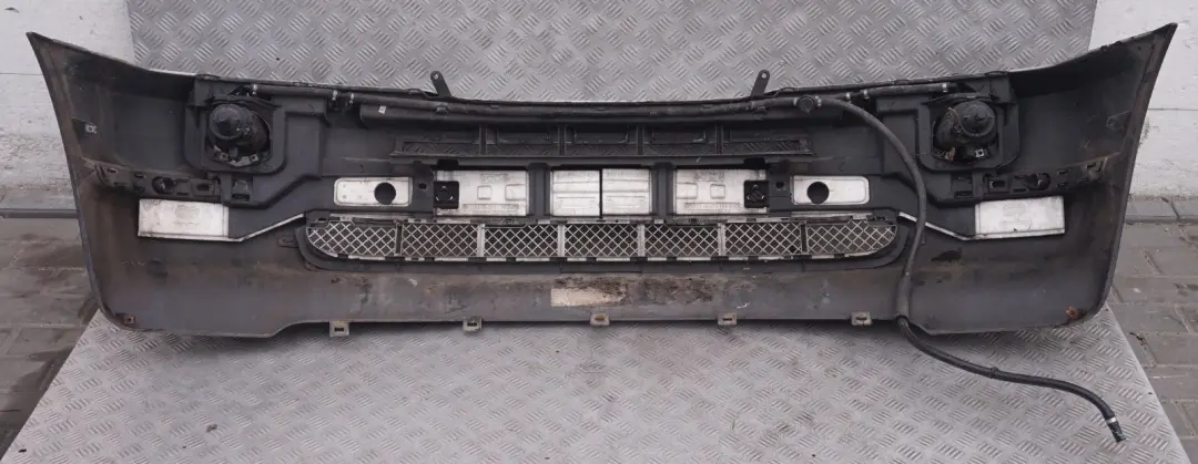 Zderzak przedni przód topasblau 364 do BMW E53 X5 o numerze 0010150 BMW E53 X5 Zderzak przedni przód topasblau 364 - SKU P-0010150-TS1 - Numer Części 0010150