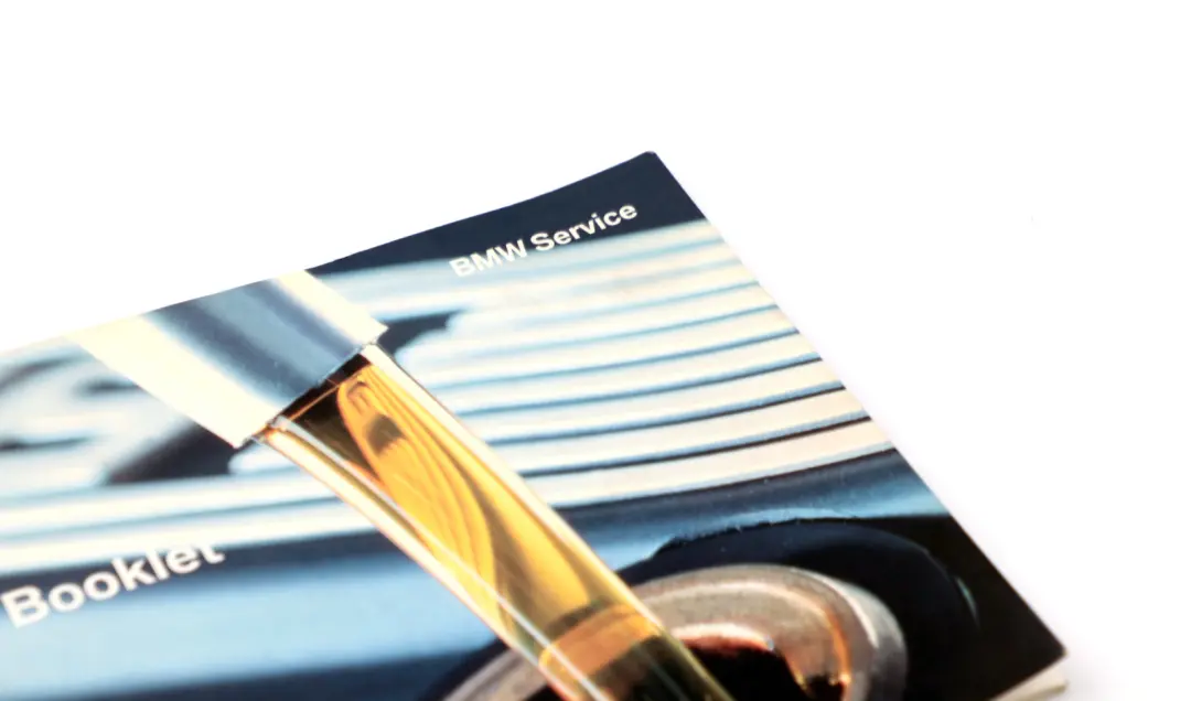 Service Booklet 0141 to BMW 3 X3 X5 Series 1 E46 E53 E83 with Part number 0011984 BMW 3 X3 X5 Series 1 E46 E53 E83 Service Booklet 0141 - SKU P0011984-1 - Part number 0011984