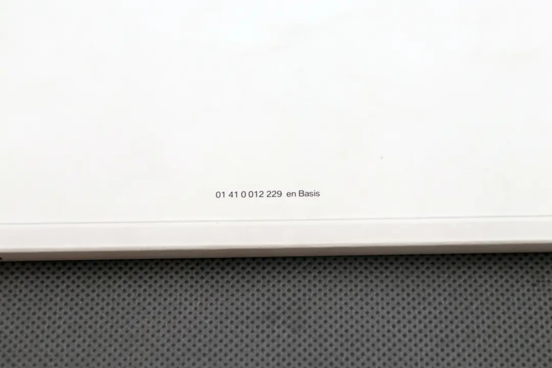Service Booklet Owner's Handbook Book to BMW 3 Series E90 with Part number 0012229 BMW 3 Series E90 Service Booklet Owner's Handbook Book - SKU P0012229-1 - Part number 0012229
