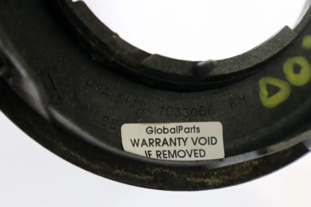 Reihe E85 Blende Seitenwand lackiert rechts Titansilber 7033066 für BMW Z4 mit Teilenummer 0030962 BMW Z4 Reihe E85 Blende Seitenwand lackiert rechts Titansilber 7033066 - SKU P0030962-TS - Teilenummer 0030962