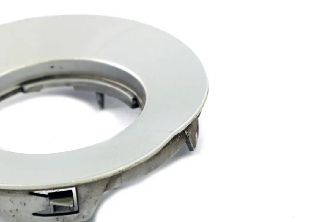 Abdeckung Seiten Verkleidung Links Titansilber Silber 7033065 für BMW Z4 E85 mit Teilenummer P0030963 BMW Z4 E85 Abdeckung Seiten Verkleidung Links Titansilber Silber 7033065 - SKU P0030963-TS - Teilenummer P0030963