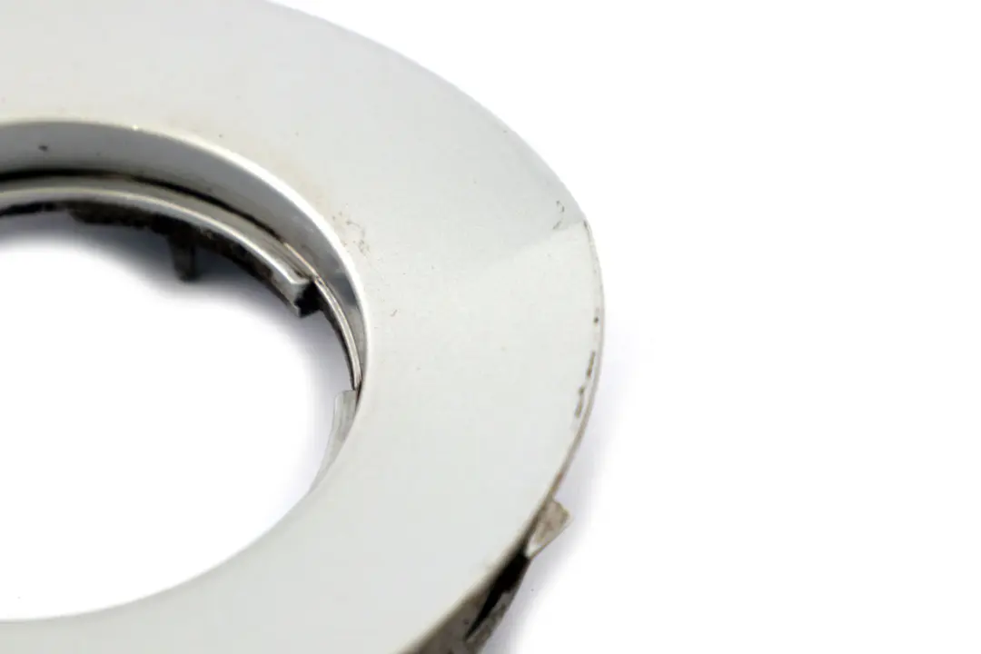 Abdeckung Seiten Verkleidung Links Titansilber Silber 7033065 für BMW Z4 E85 mit Teilenummer P0030963 BMW Z4 E85 Abdeckung Seiten Verkleidung Links Titansilber Silber 7033065 - SKU P0030963-TS - Teilenummer P0030963