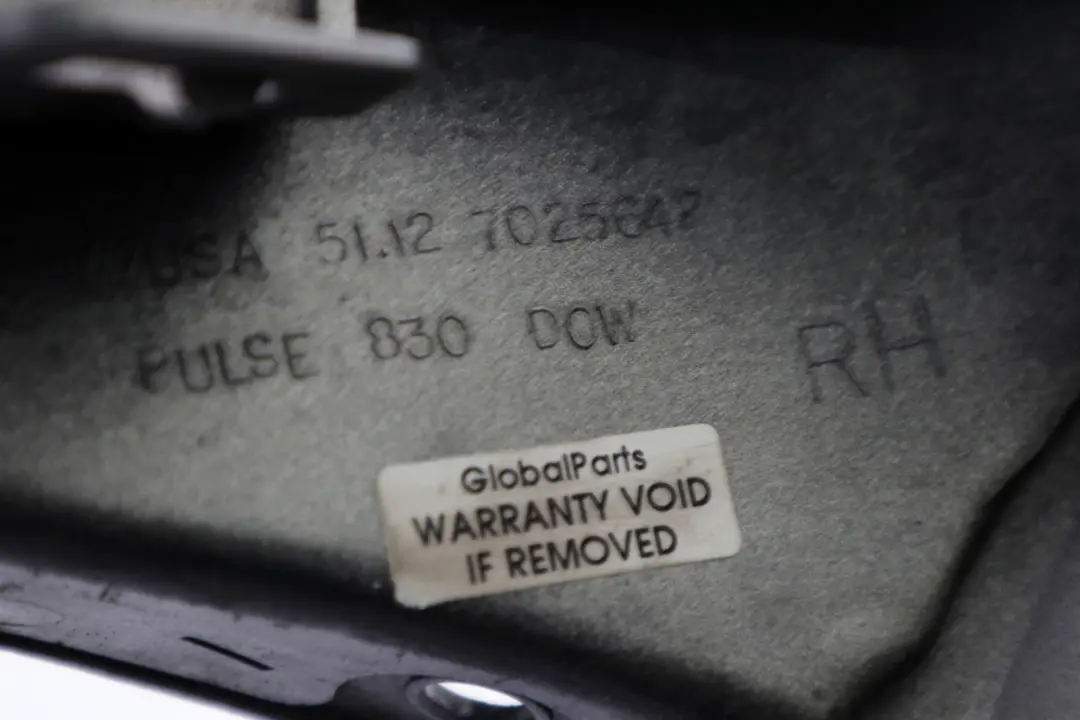 Reihe E85 Rahmen Heckleuchte links Titansilber 354 0031017 7025642 für BMW Z4 mit Teilenummer 0031018 BMW Z4 Reihe E85 Rahmen Heckleuchte links Titansilber 354 0031017 7025642 - SKU P0031018-TS - Teilenummer 0031018