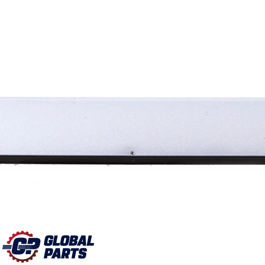 Embellecedor Exterior Delantero Izquierdo Azul Agua P para BMW E90 E91 con número de pieza 0034043 BMW E90 E91 Embellecedor Exterior Delantero Izquierdo Azul Agua P - SKU P0034043-WB1 - Número de pieza 0034043