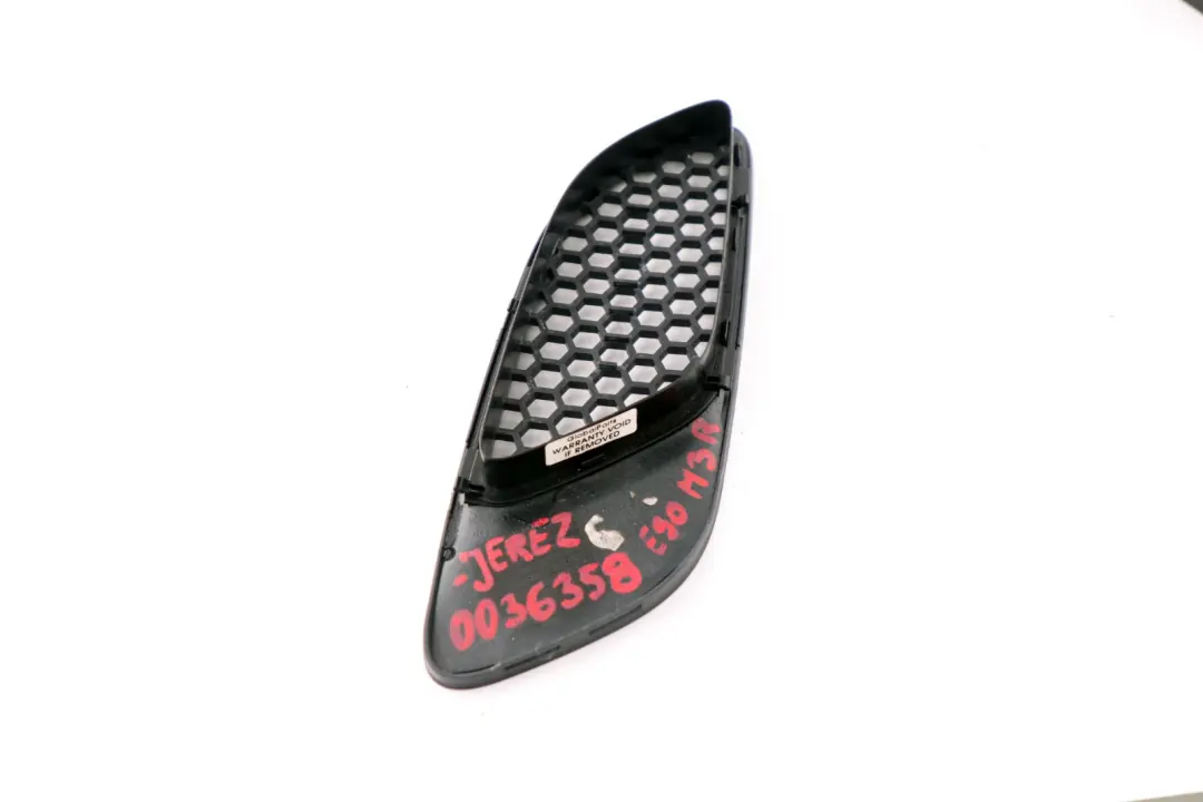 Vorne Rechts Rahmen Ziergitter Schwarz Jerezschwarz für BMW 3 er E90 E92 E93 M3 mit Teilenummer 7113730 BMW 3 er E90 E92 E93 M3 Vorne Rechts Rahmen Ziergitter Schwarz Jerezschwarz - SKU P0036358 - Teilenummer 7113730