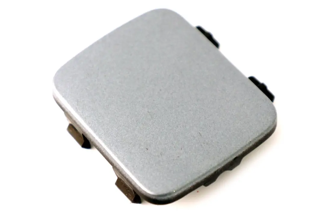 Flap Towing Eye Paraurti posteriore Quarzblau Blu 7166598 per BMW 1 E81 E87 LCI con numero di parte 0036377 BMW 1 E81 E87 LCI Flap Towing Eye Paraurti posteriore Quarzblau Blu 7166598 - SKU P0036377-QB - Numero di parte 0036377