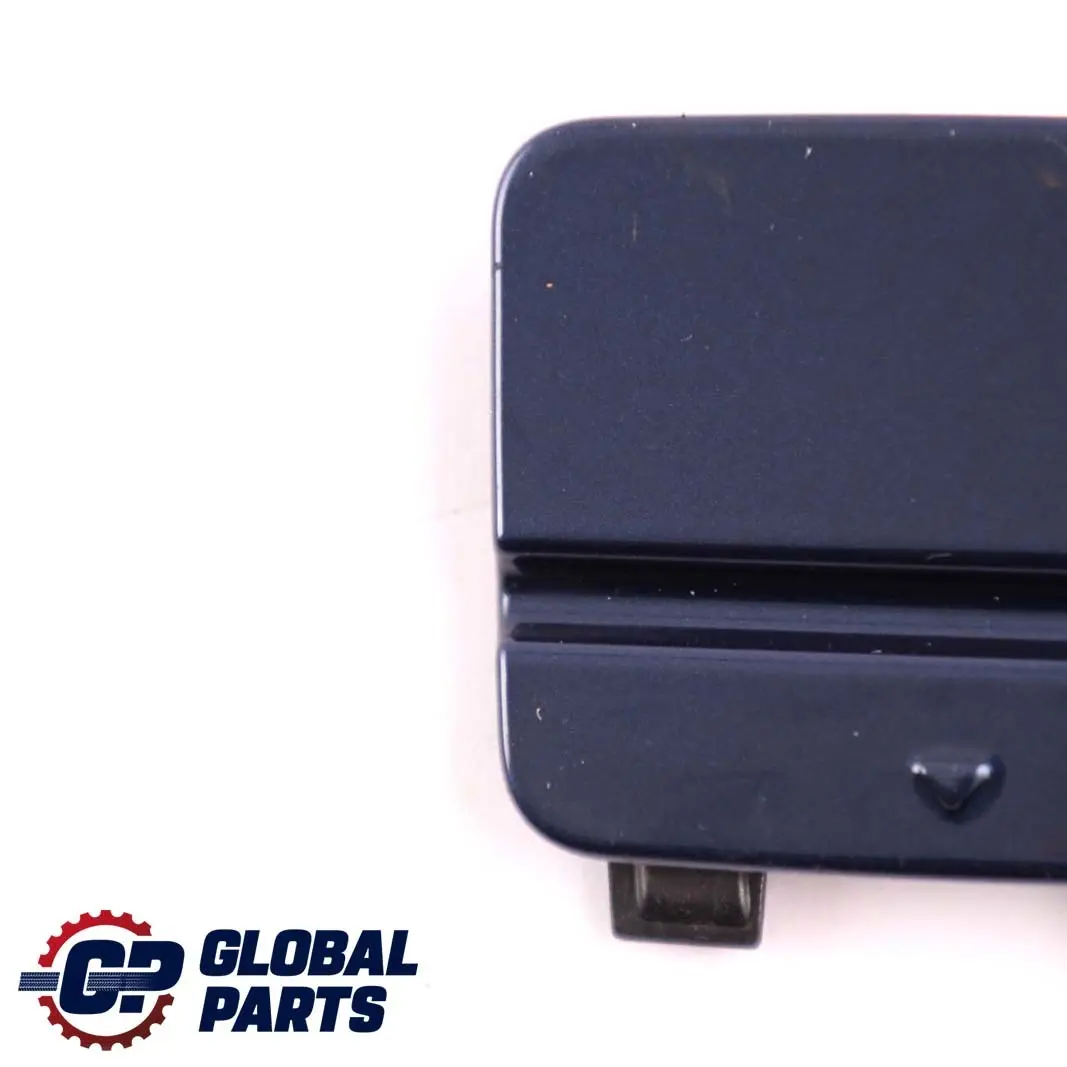 Flap Towing Eye Paraurti Posteriore Tiefseeblau Metallic 7202671 per BMW E90 LCI con numero di parte 0036878 BMW E90 LCI Flap Towing Eye Paraurti Posteriore Tiefseeblau Metallic 7202671 - SKU P0036878-DSB - Numero di parte 0036878